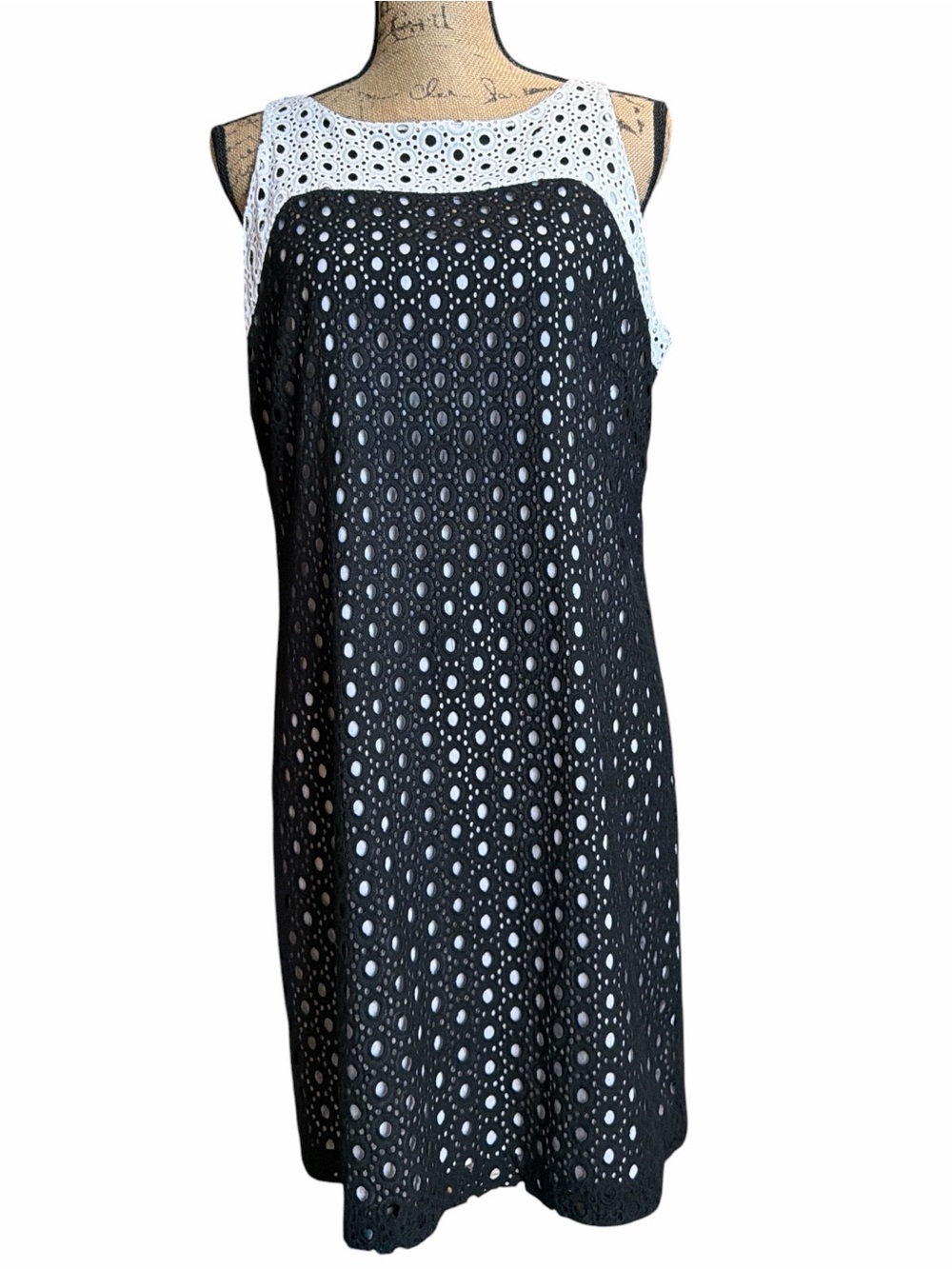 Ruby Rd. Sleeveless Black and  White Eyelet Detail Dress. EC. Size 10